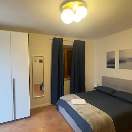 Fronte Nel Centro Storico “la Casa Del Lago”