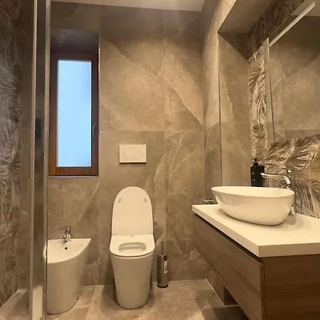 Apartament Fronte Nel Centro Storico “la Casa Del Lago”